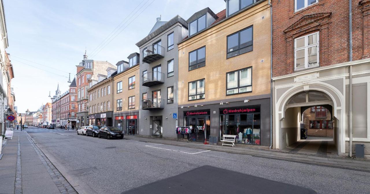 Aday - Apartment Suite 4 Aalborg Center Dış mekan fotoğraf