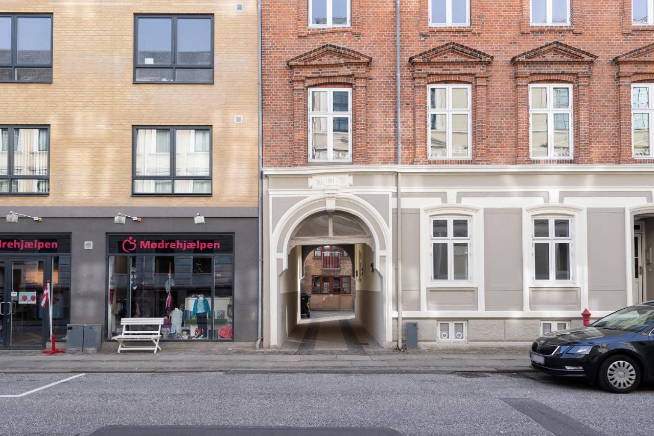 Aday - Apartment Suite 4 Aalborg Center Dış mekan fotoğraf